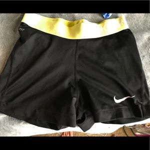 Black nike pros